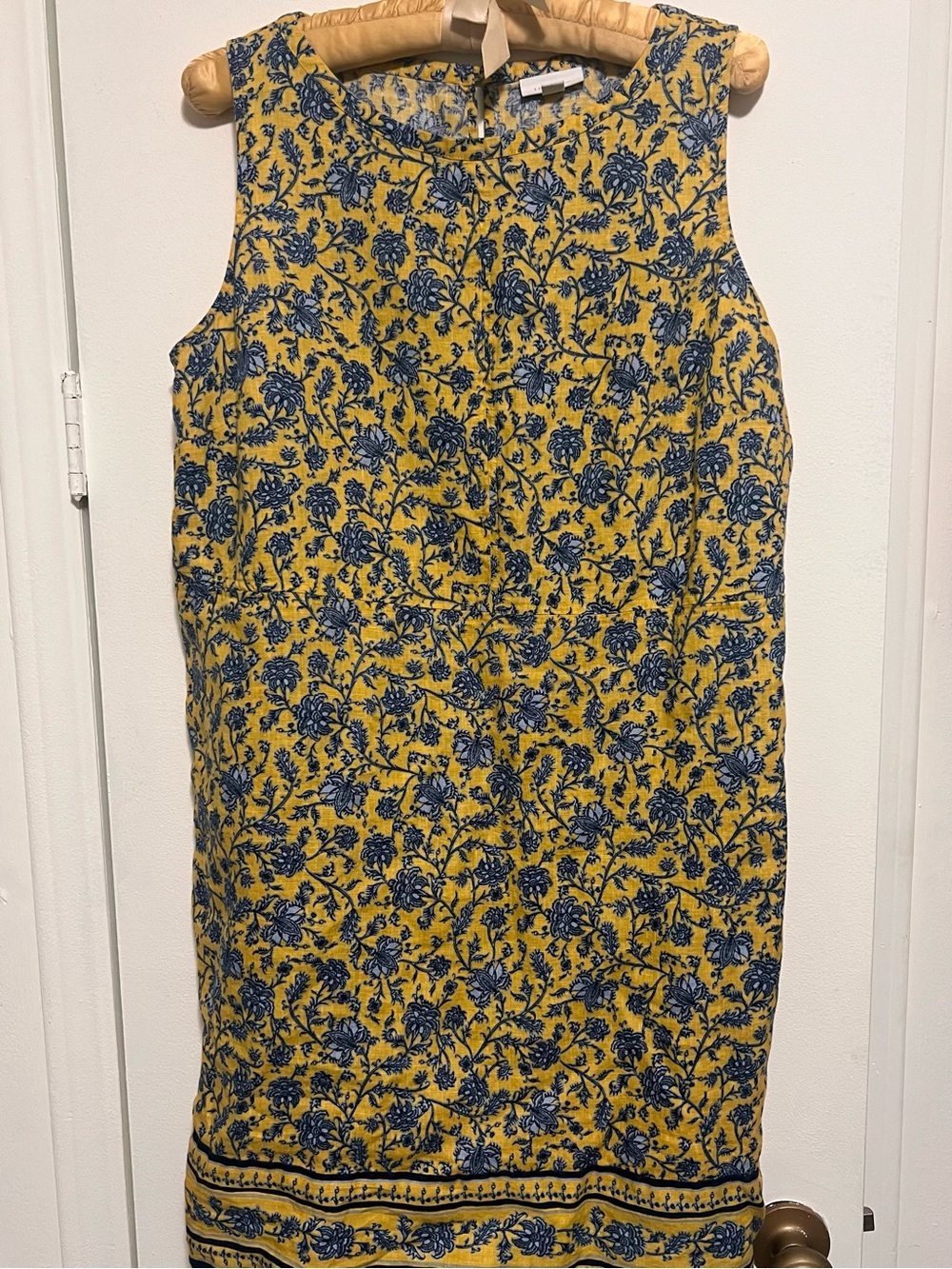 J.Sleeveless Yellow Floral Shift Dress with Blue Print